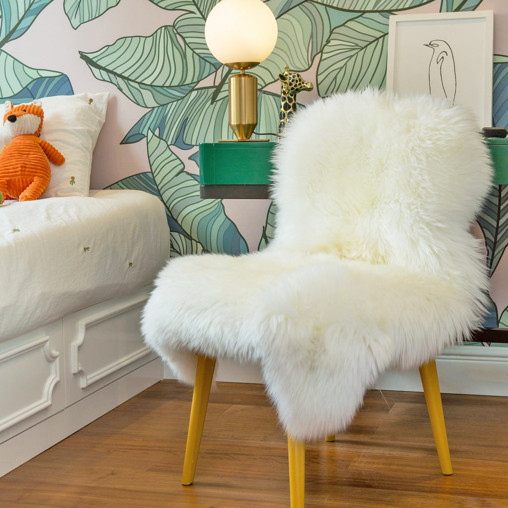 The Mood Charlie Sheepskin Single Pelt Rug, Natural Ivory