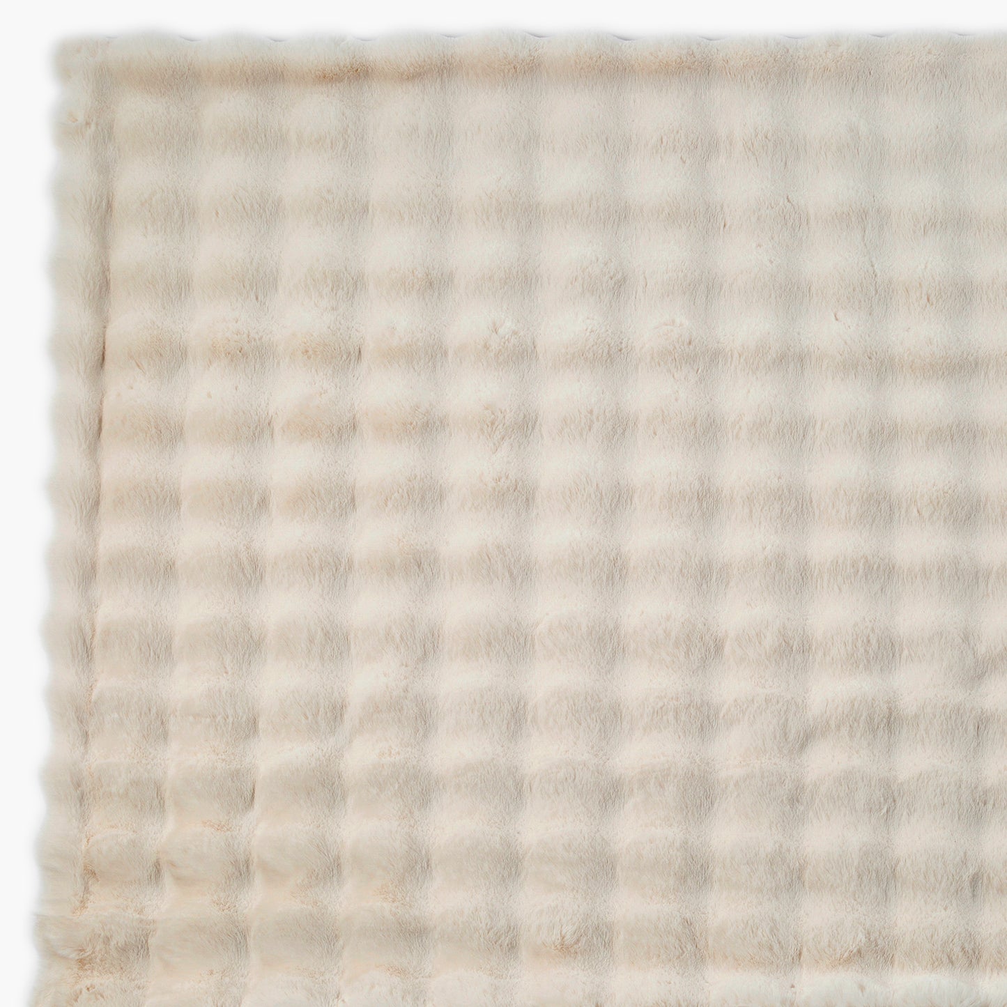 Cubby Faux Fur Throw - Champagne