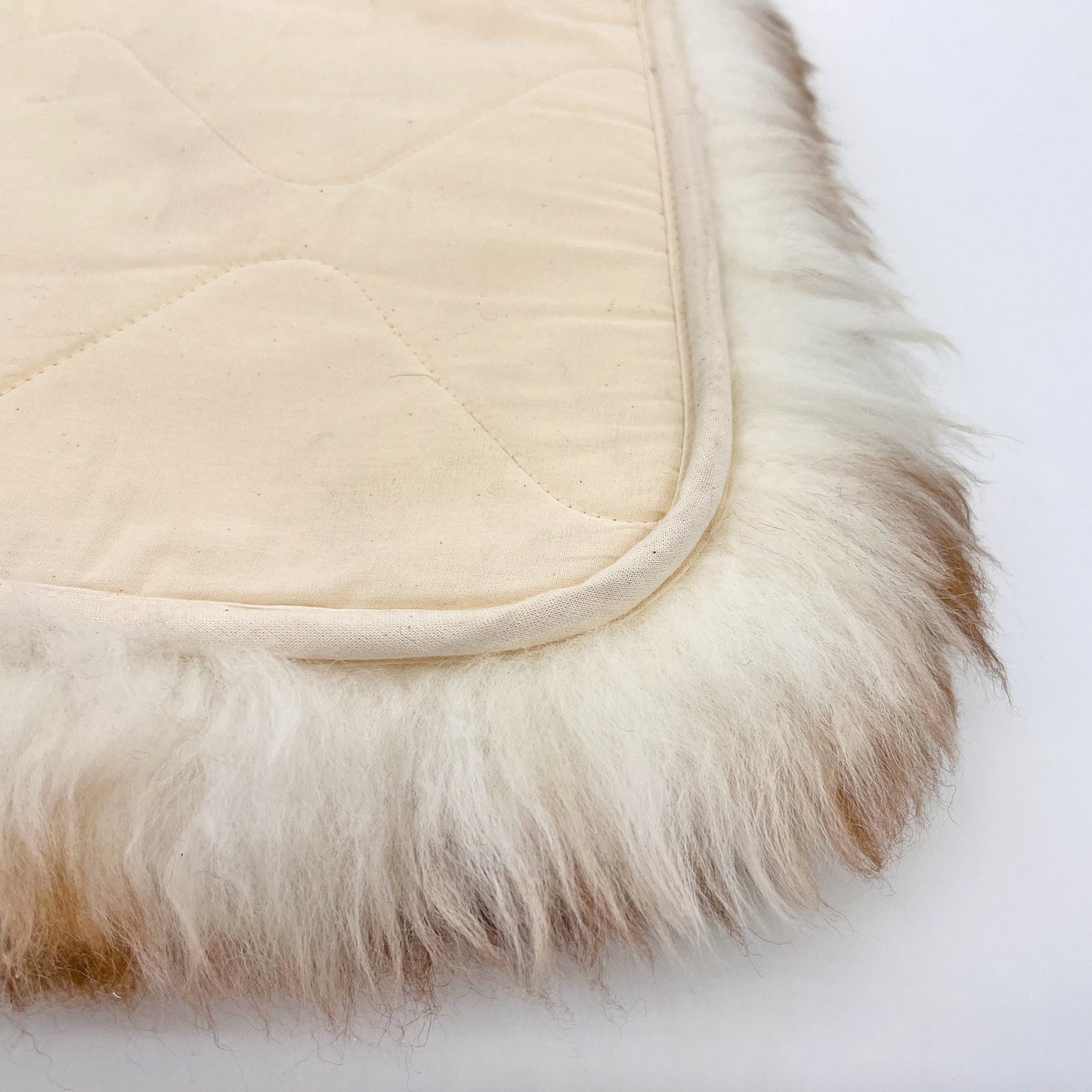 Bowron PetCare Sheepskin Pet Bed, Eclipse (Brown/Ivory), 14x14 in.