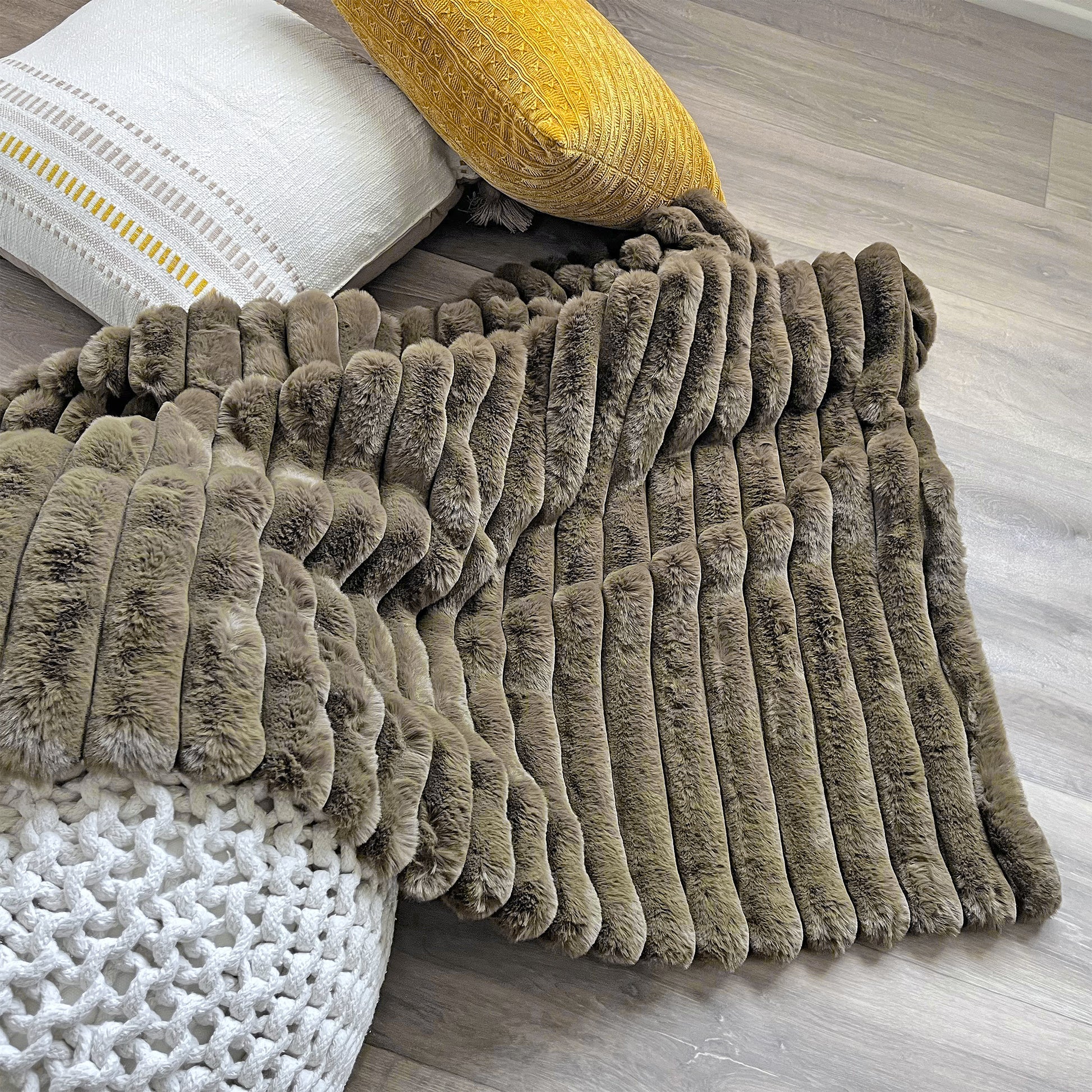 The Mood Puffy Faux Fur Throw, 50x60 in. Olive (Brown-Green)