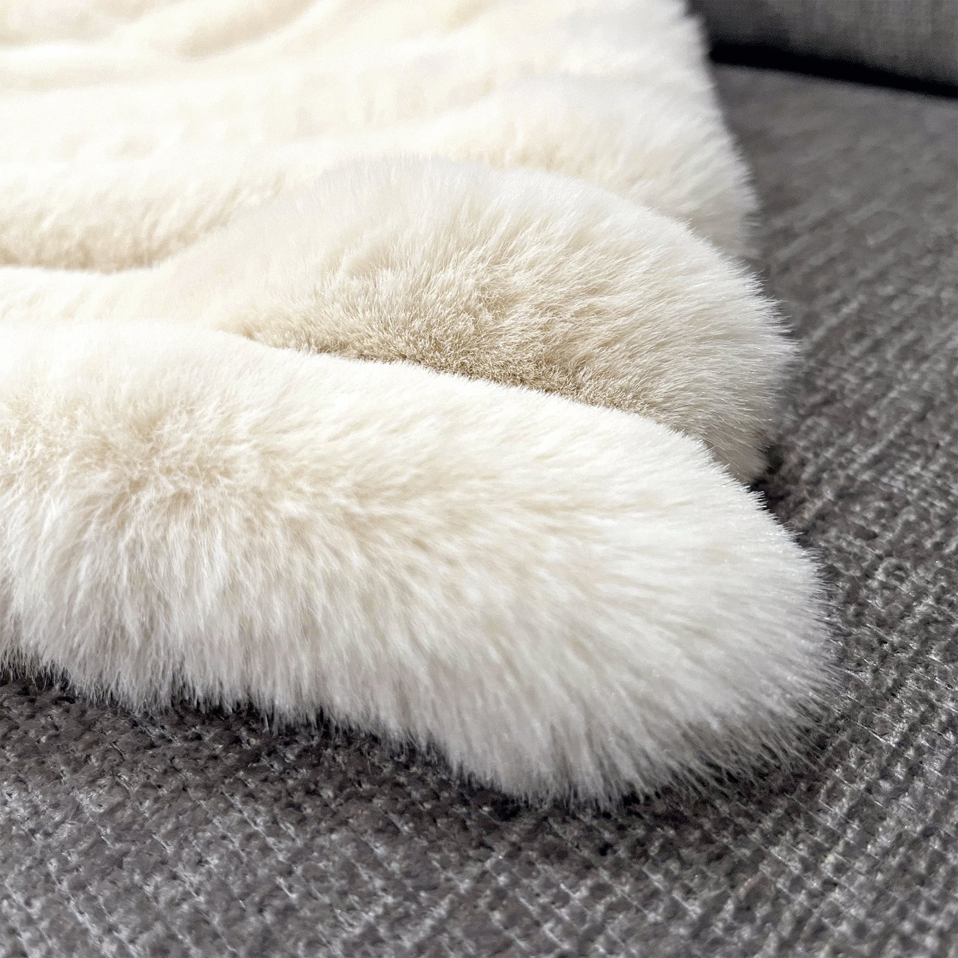The Mood Puffy Faux Fur Throw, 50x60 in. Vanilla (Beige)