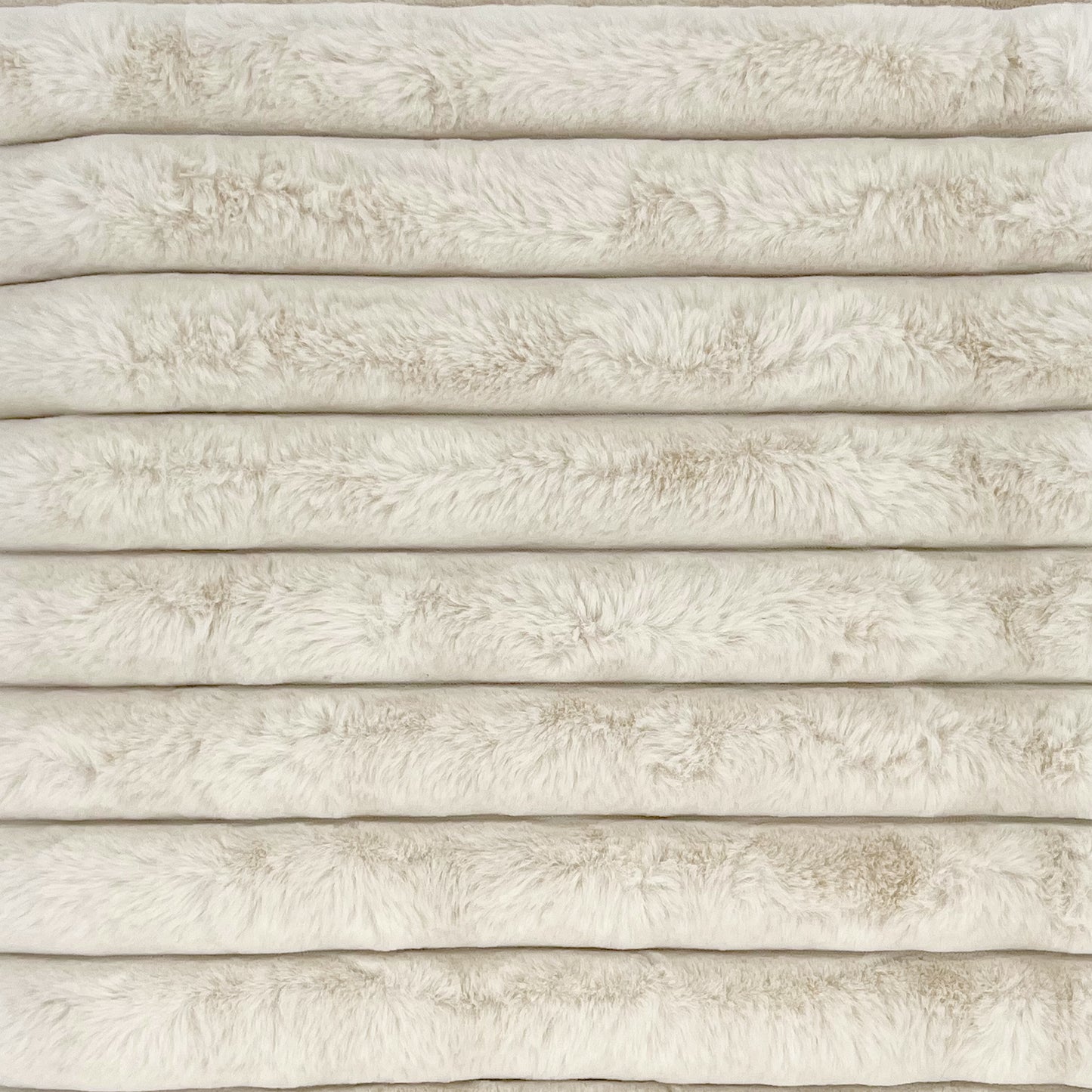 The Mood Puffy Faux Fur Throw, 50x60 in. Vanilla (Beige)