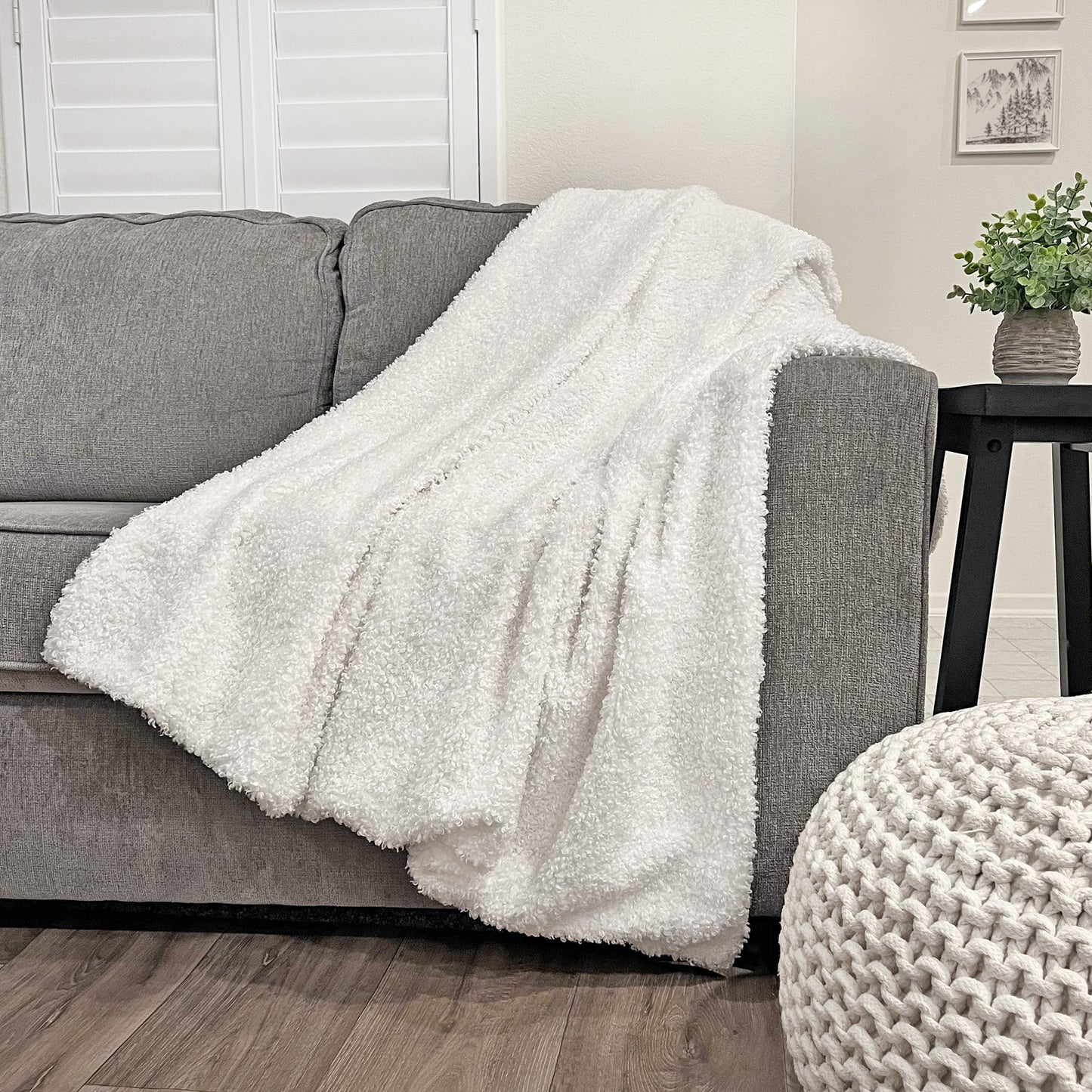 The Mood Teddy Faux Fur Throw, 50x60 in., Pearl
