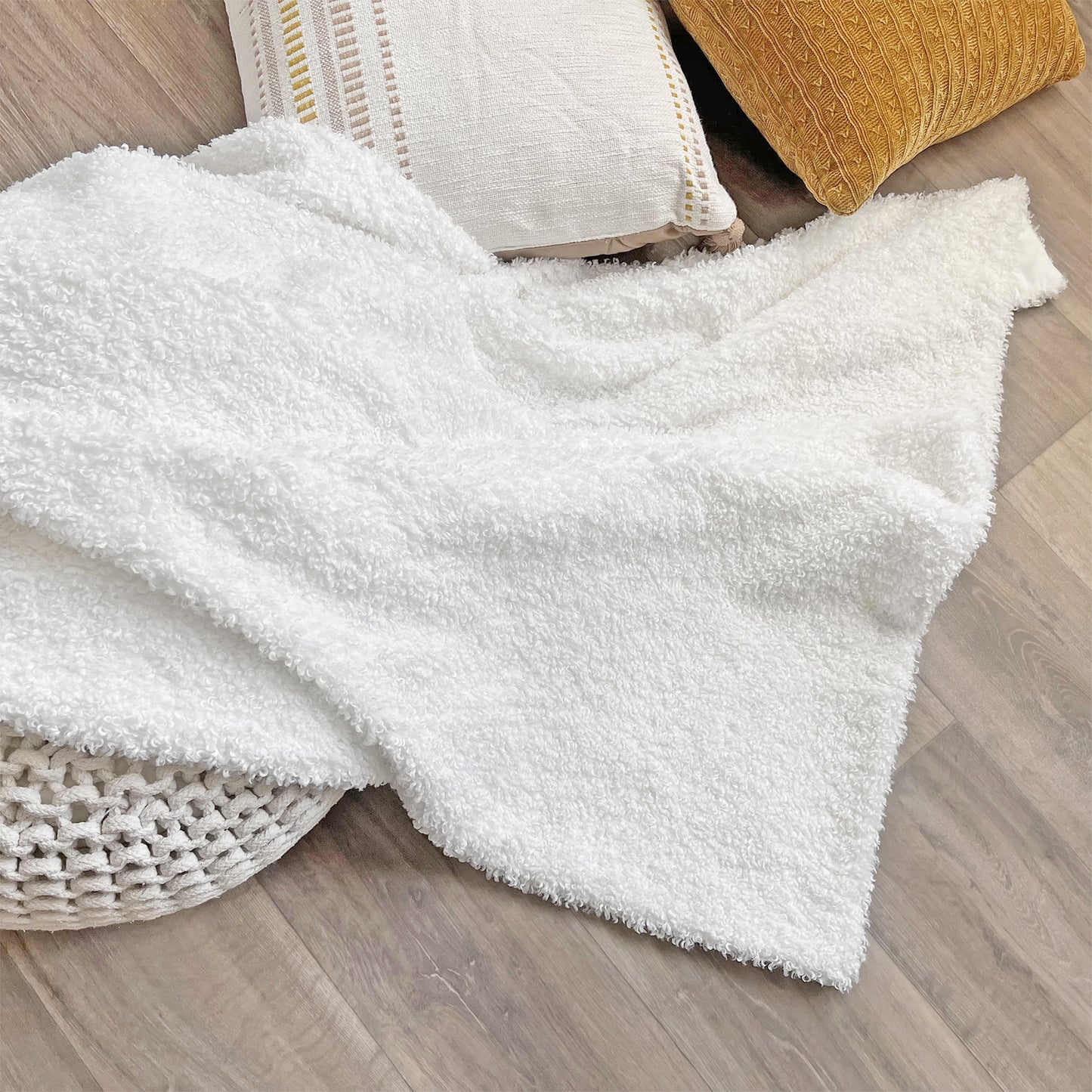 The Mood Teddy Faux Fur Throw, 50x60 in., Pearl
