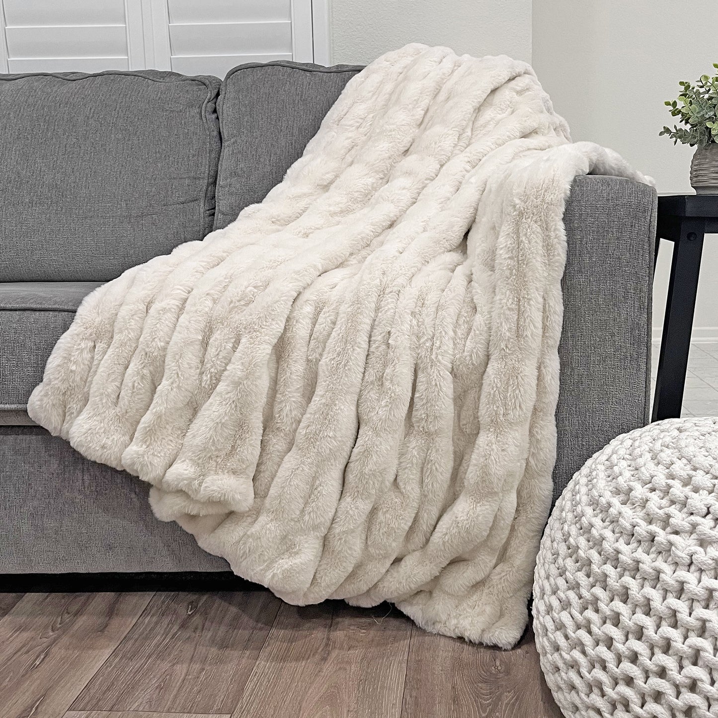 The Mood Mallow Faux Fur Throw, 50x60 in., Coconut (Beige)