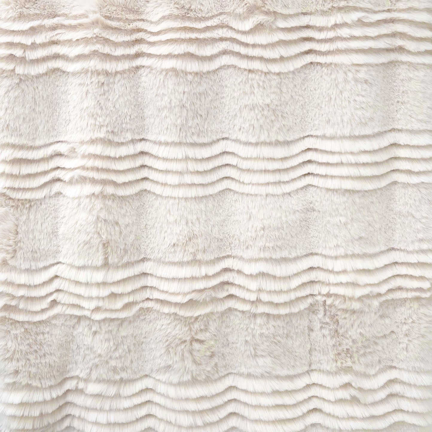 The Mood Scallop Faux Fur Throw, 50x60 in., Coconut (Beige)