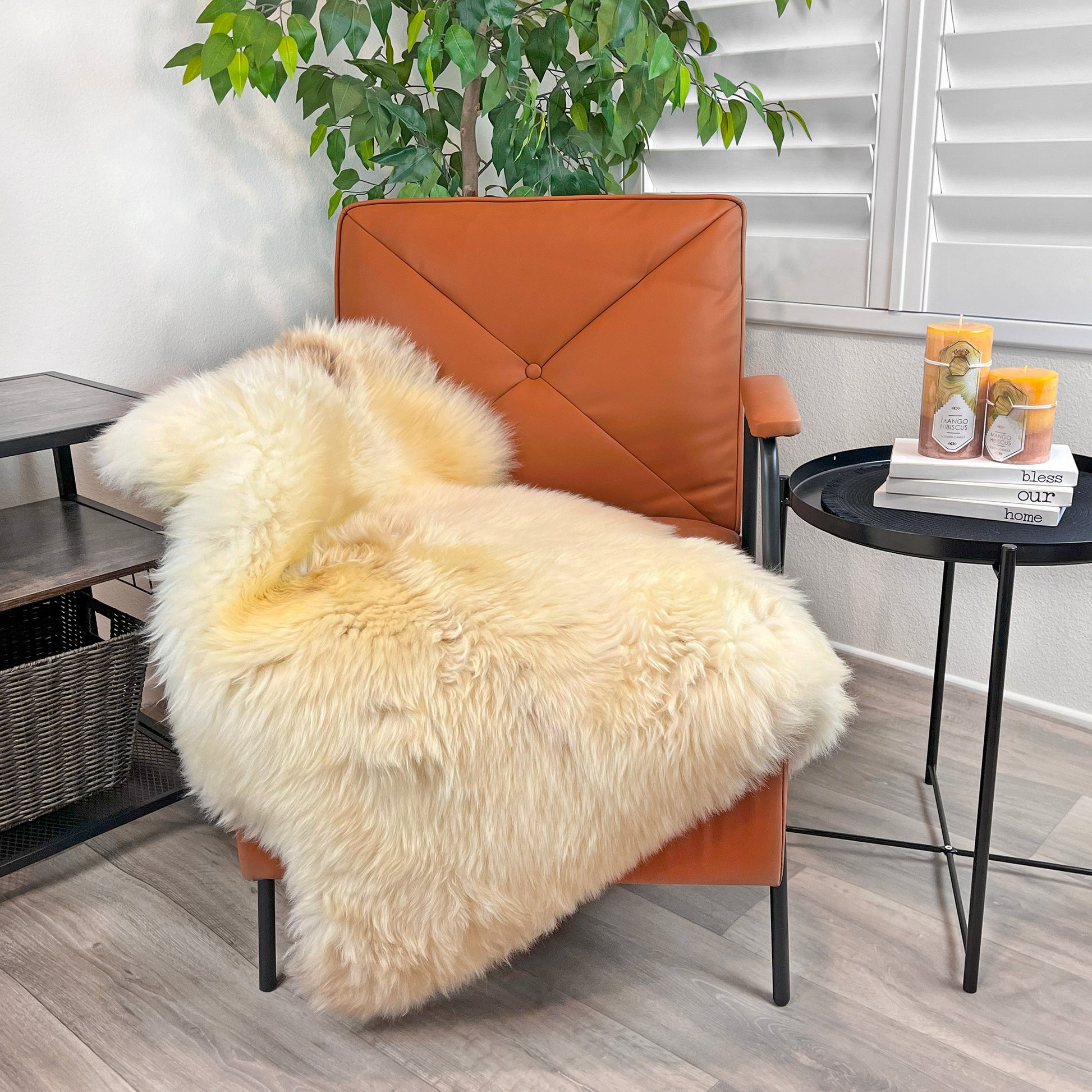 The Mood Heritage Sheepskin Pelt Rug [Limited Edition - Natural Light Shades] 