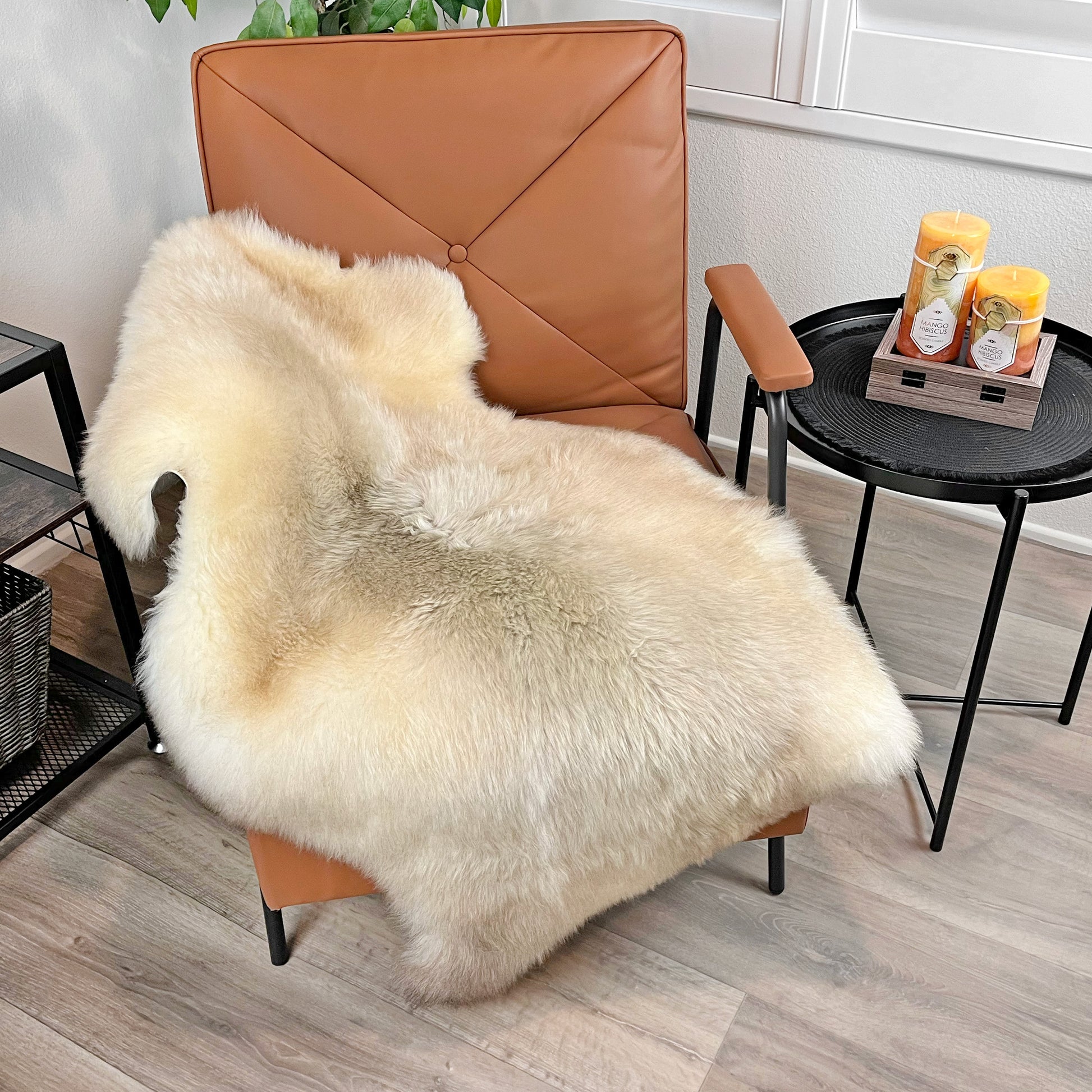 The Mood Heritage Sheepskin Pelt Rug [Limited Edition - Natural Light Shades] 